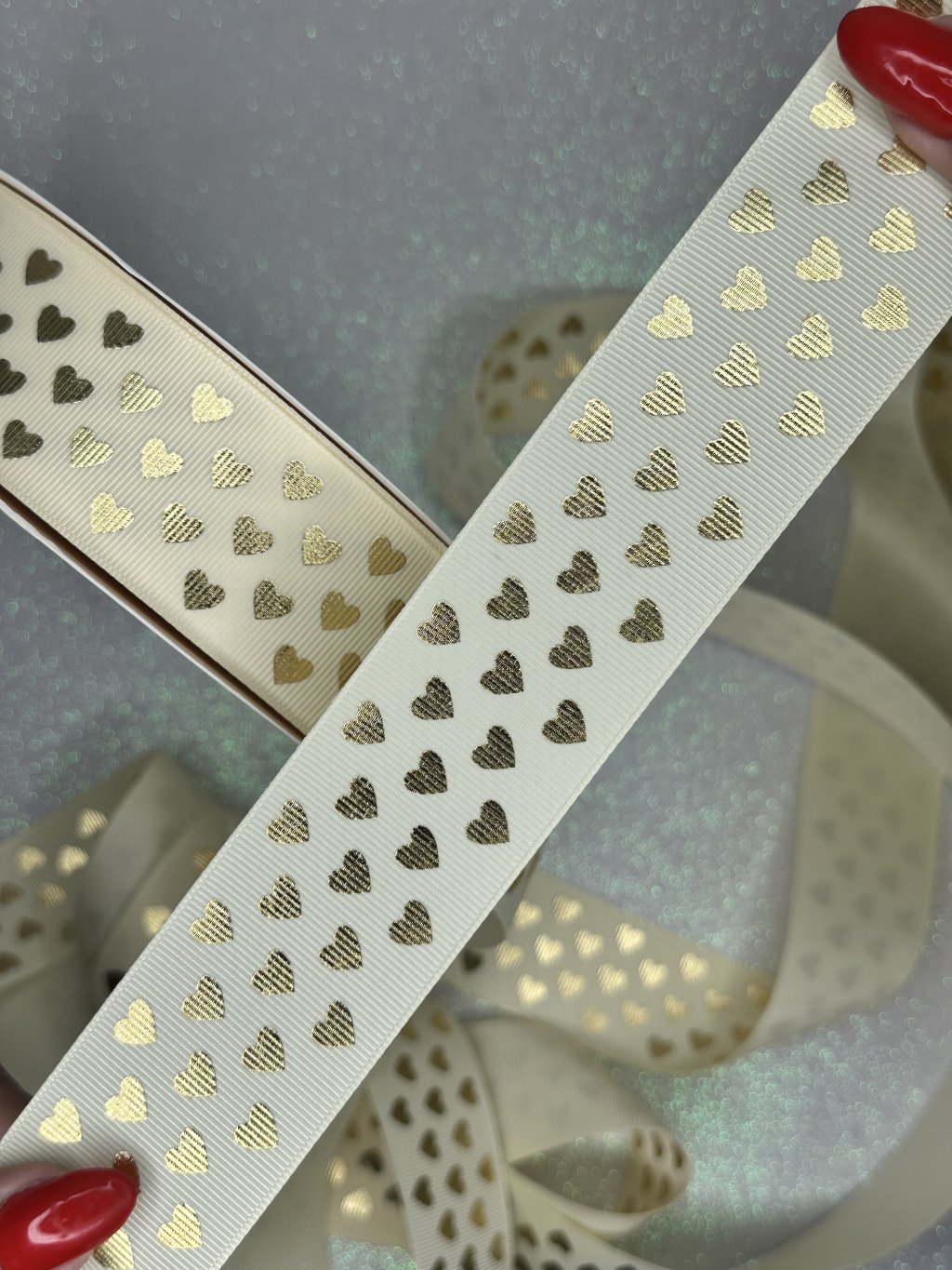 Fita Gorgurão Corações Yama n°9 Cor824-CREME/OURO 38MM 05MT