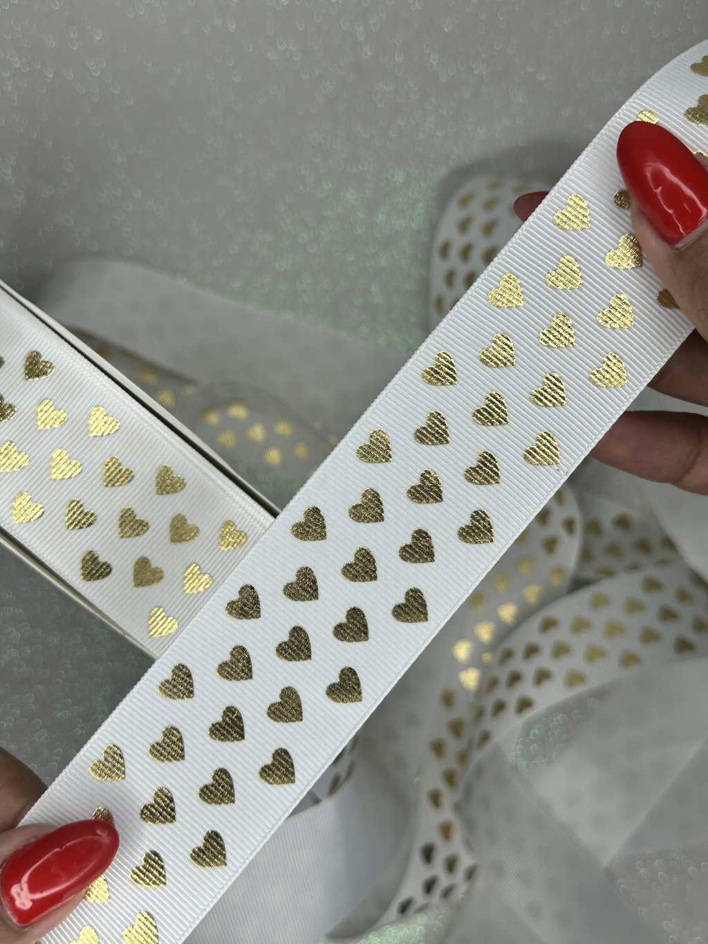 Fita Gorgurão Corações Yama n°9 Cor029-BRANCO/OURO 38MM 05MT