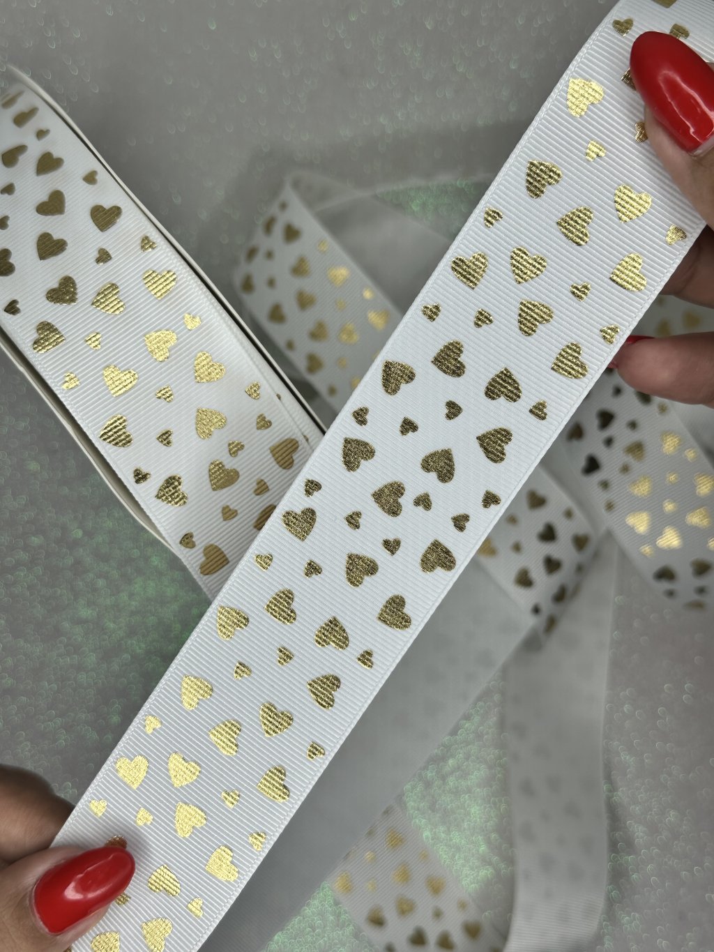 Fita Gorgurão Corações Variados Yama n°9 Cor029-BRANCO/OURO 38MM 05MT