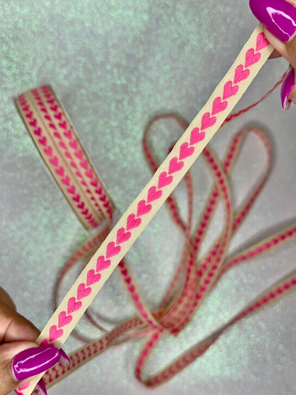 Fita Bordada Coração Mili Ref:49800 BEGE/PINK 10mm 02mt