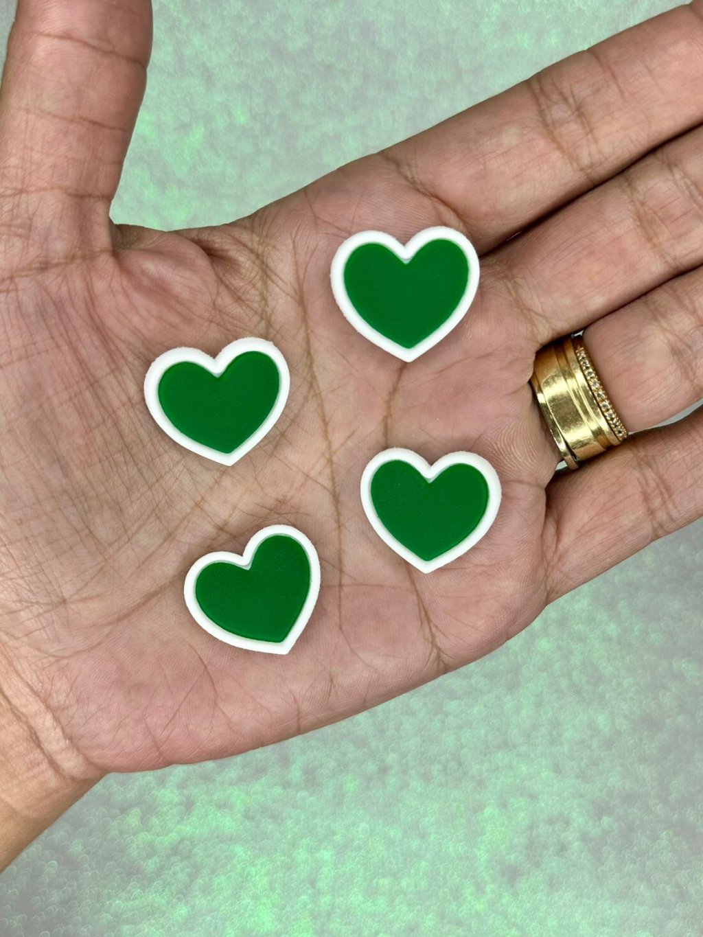 Aplique Emborrachado Coração Ref:50947 VERDE/BRANCO 20X23mm 04und