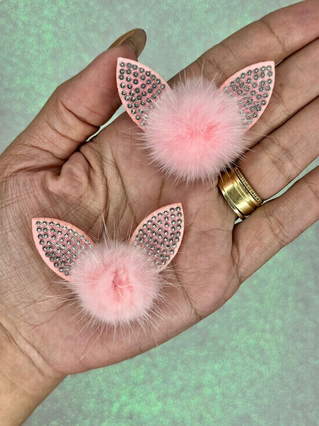 Aplique Orelha Coelho Strass/Pompom Ref:50954 ROSA 23x37mm 01und