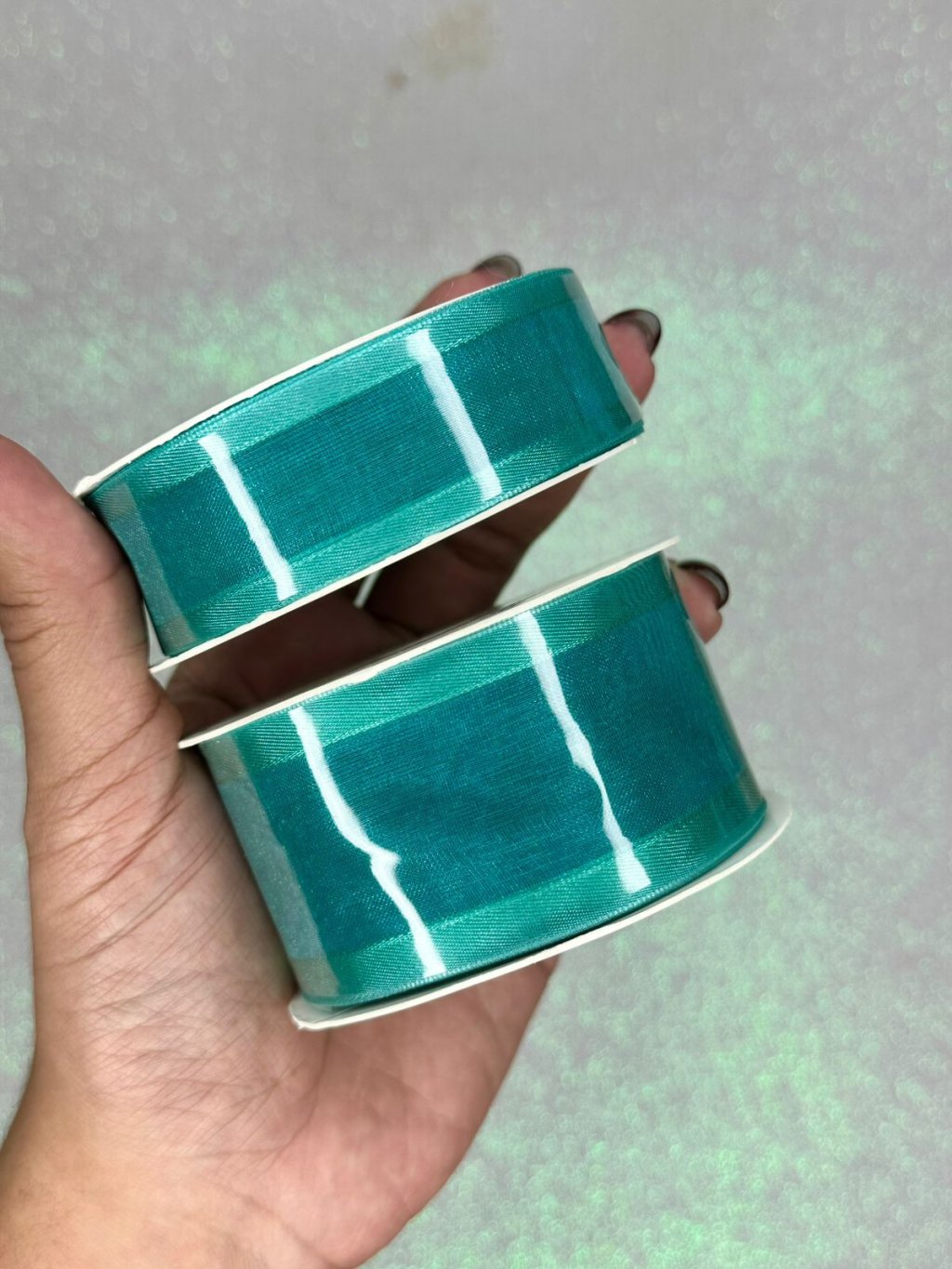 Fita Organza Borda Cetim Progresso Ref:ZC Cor2092-VERDE ESMERALDA 10mt