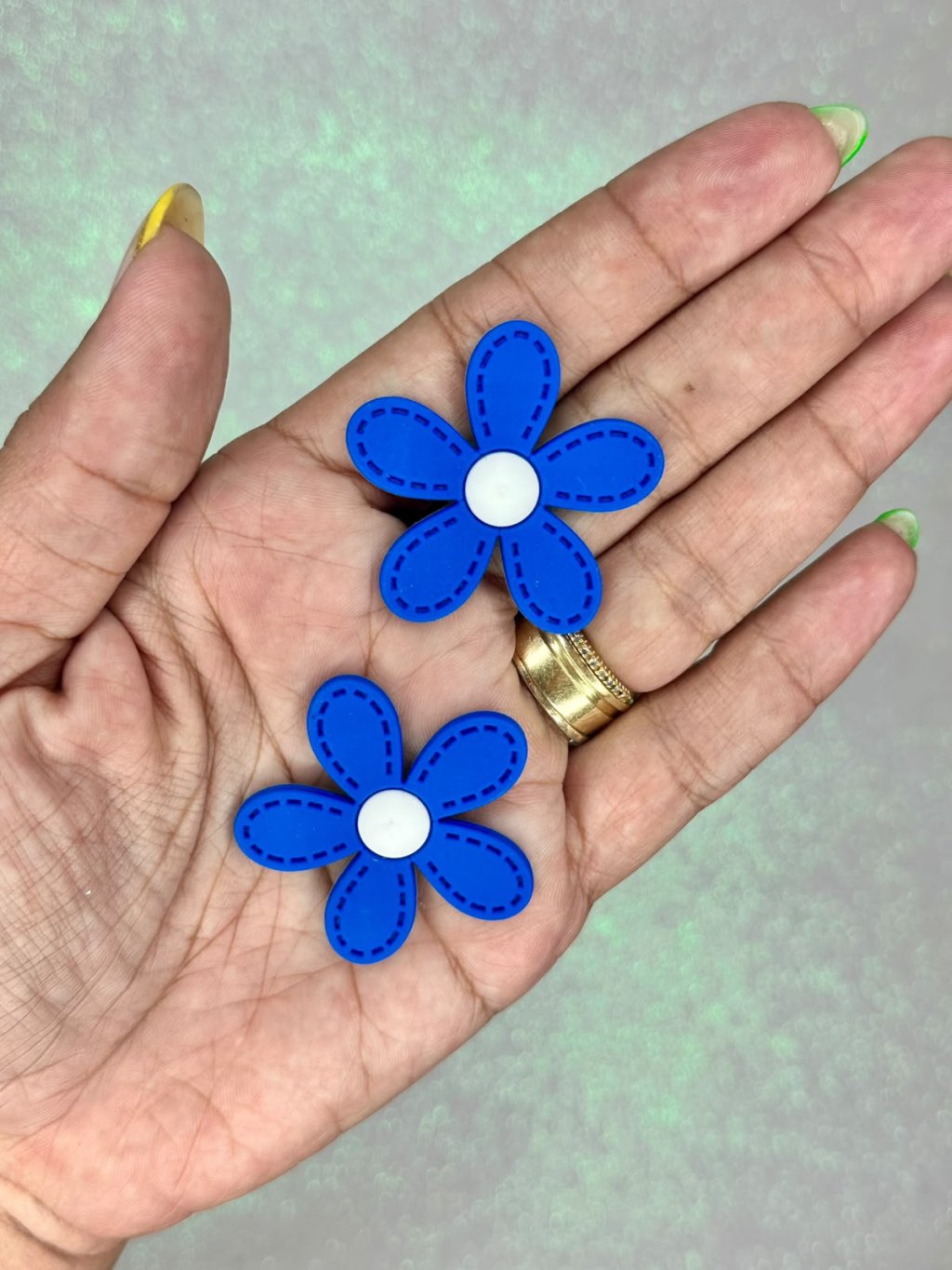 Aplique Emborrachado Flor Pesponto Ref:3272 AZUL/BRANCO 40mm 02und