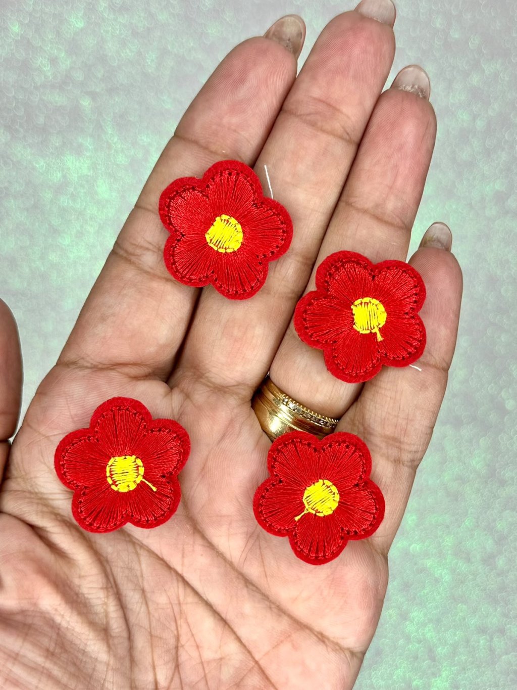 Aplique Flor Bordada Miolo Ref:33472 Lomil VERMELHO 25mm 04Und