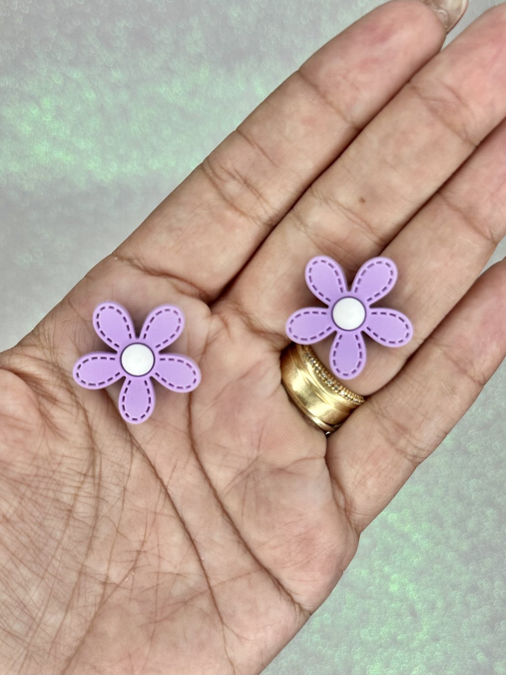 Aplique Emborrachado Flor Pesponto Ref:32728 LILÁS/BRANCO 25mm 04und