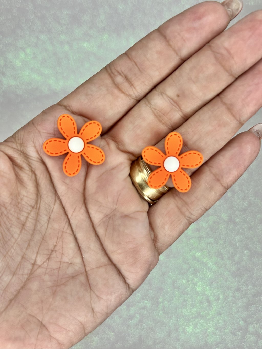 Aplique Emborrachado Flor Pesponto Ref:32728 LARANJA/BRANCO 25mm 04und