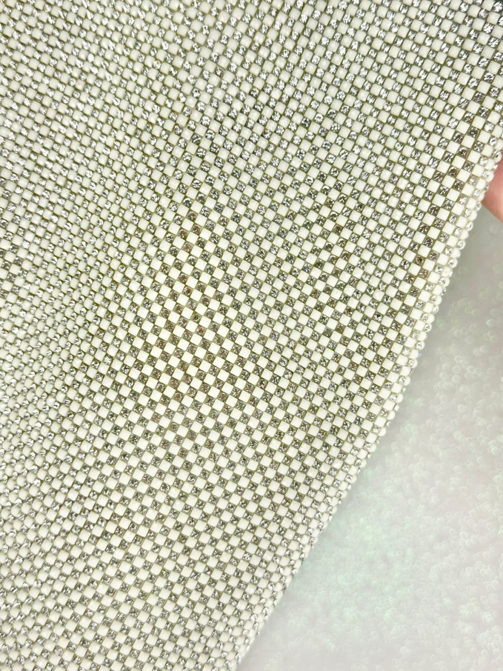 Micro manta strass/quadrado Lomil Ref:33459 OFFWHITE/PRATA 2cm x 40cm