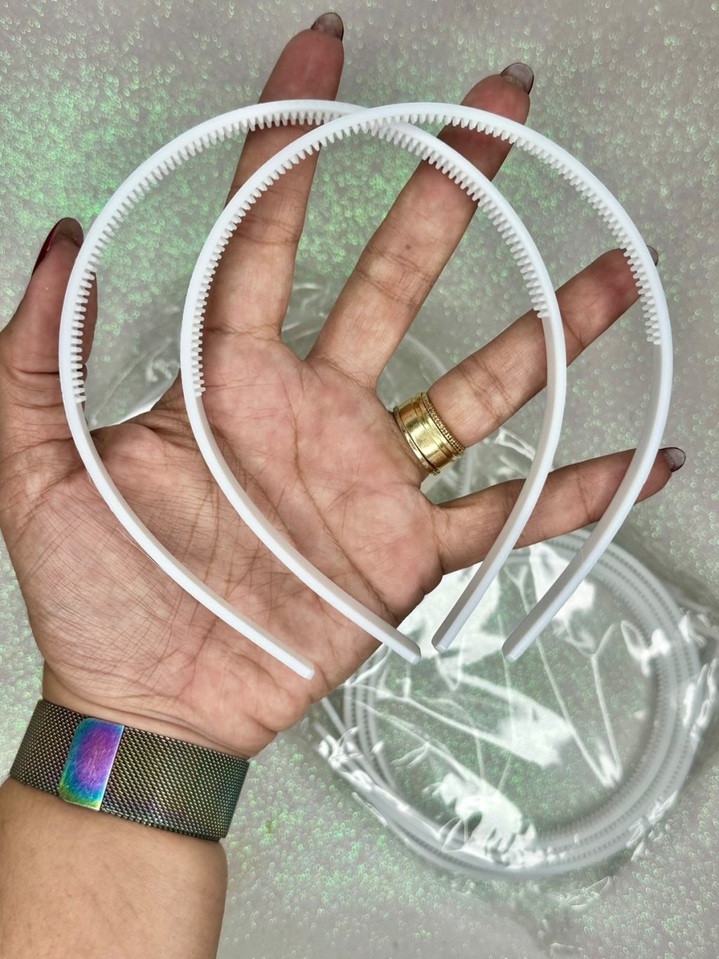 Tiara Fina com dente RESISTENTE PS Mili BRANCA 10mm