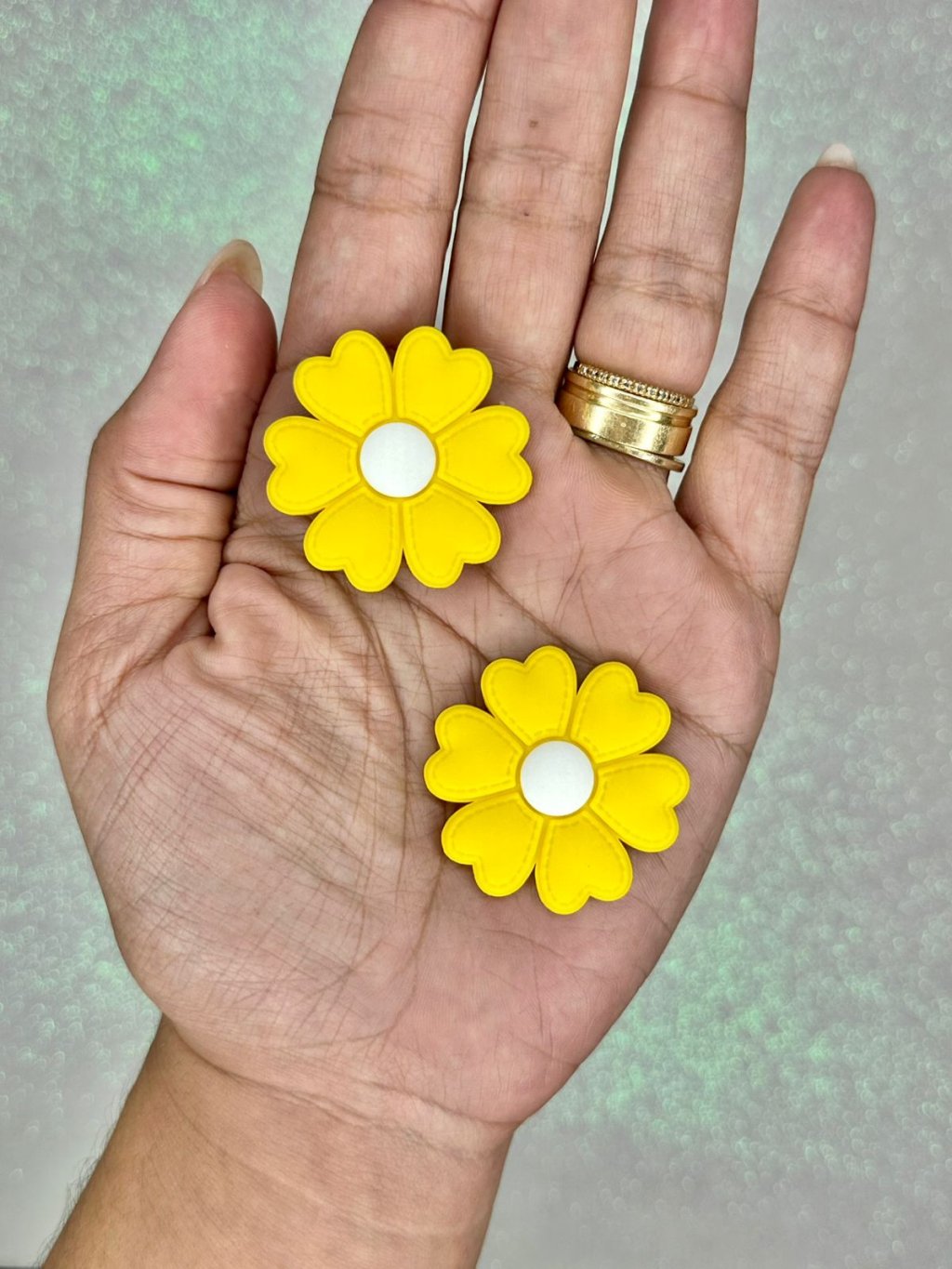 Aplique Emborrachado Flor Pesponto G Mili Ref:32721 AMARELO/BRANCO 37mm 02und