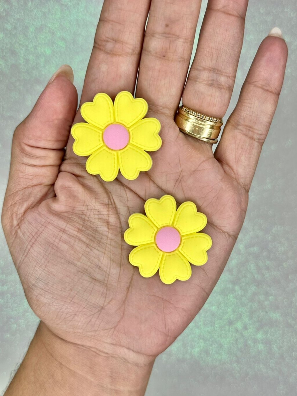 Aplique Emborrachado Flor Pesponto G Mili Ref:32721 AMARELO/ROSA 37mm 02und