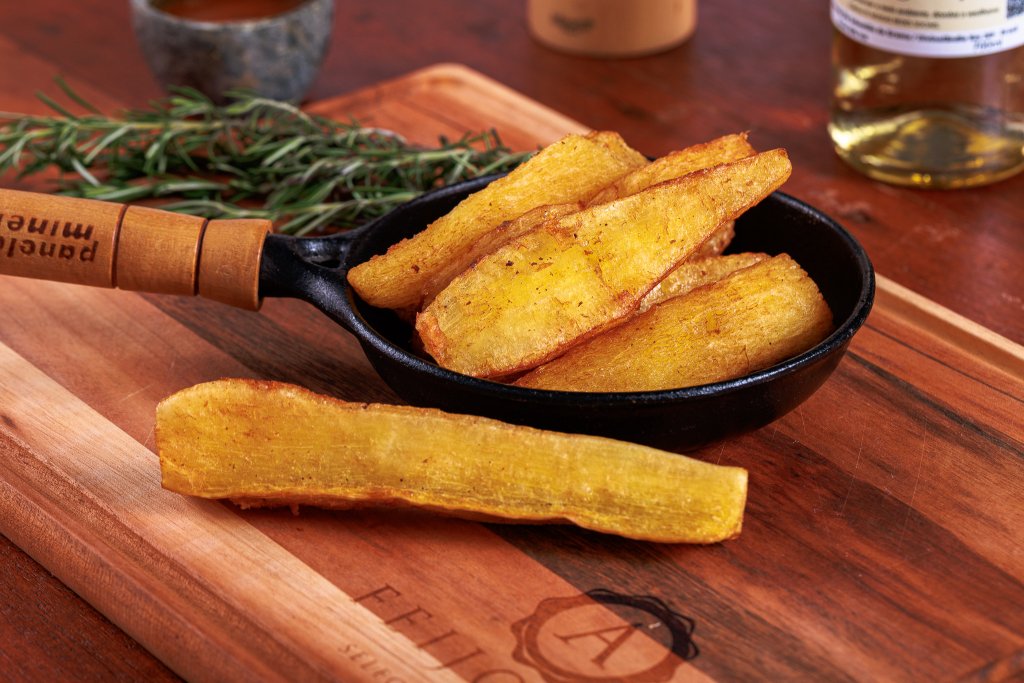 Porção de mandioca frita