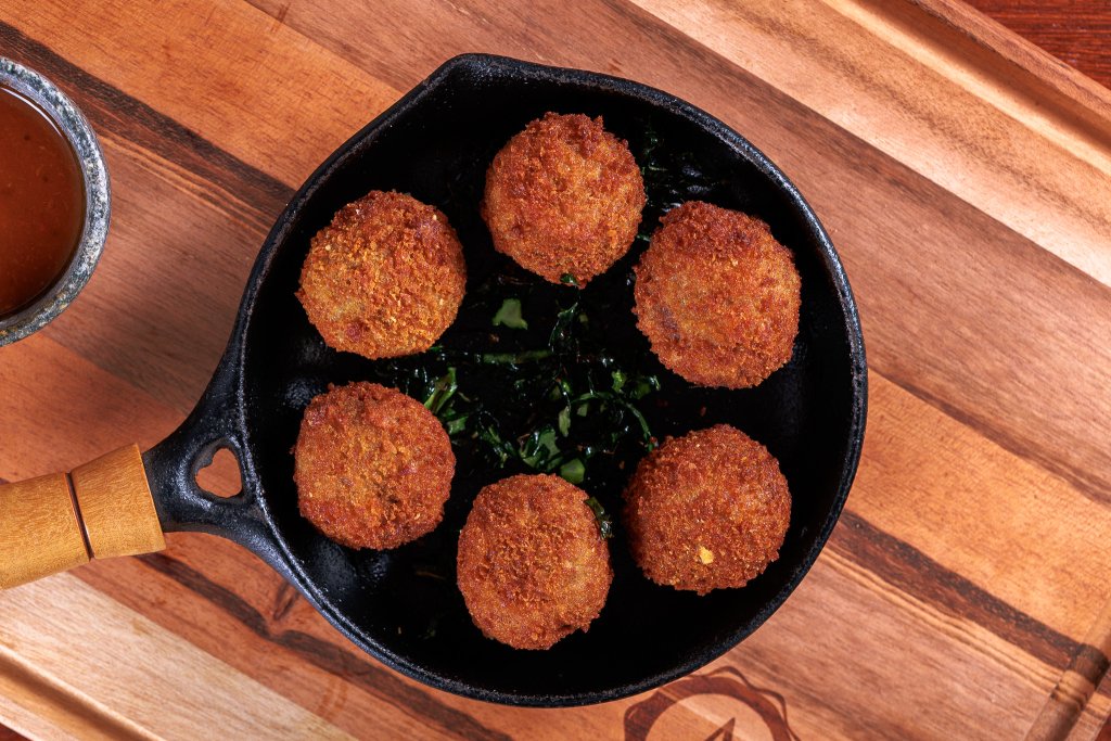 Bolinho de feijoada 6 unidades.
