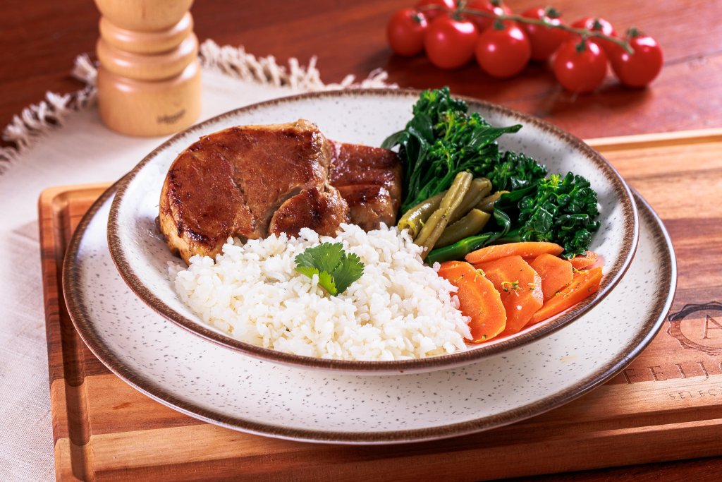 Filé suíno com legumes