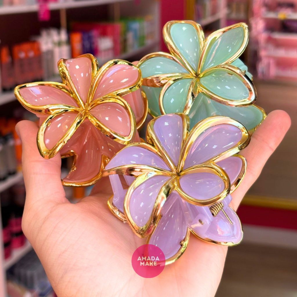 Presilhas Flor Grande Borda Dourada