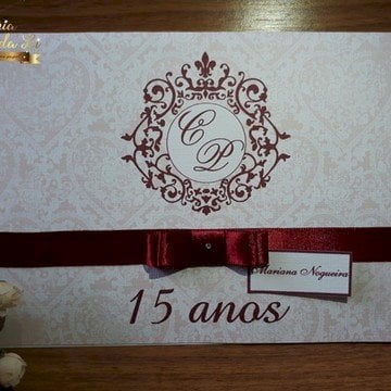 Convite para 15 Anos (A4 15anos - 24) Arabesco Marsala Brasão