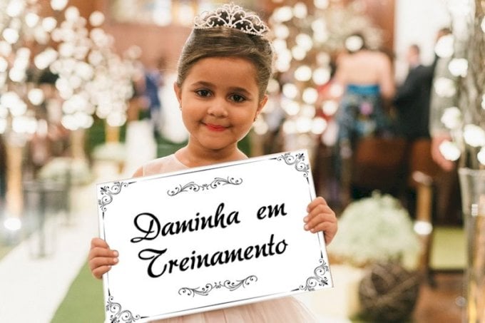 Plaquinhas Para Entrada de Daminha e Pajen (Diversos - 54) Arabesco Daminha em Treinamento