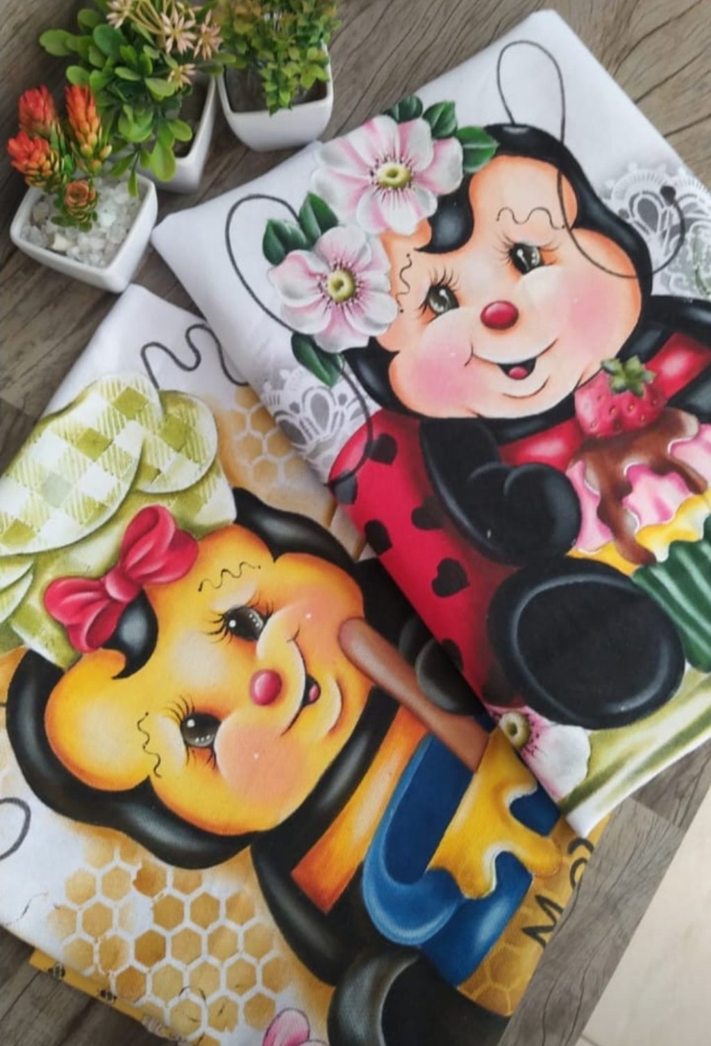 Abelhinha e joaninha docinho. Projetos para panos de copa
