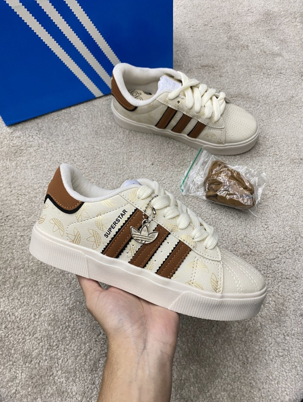 Adidas super star símbolos 