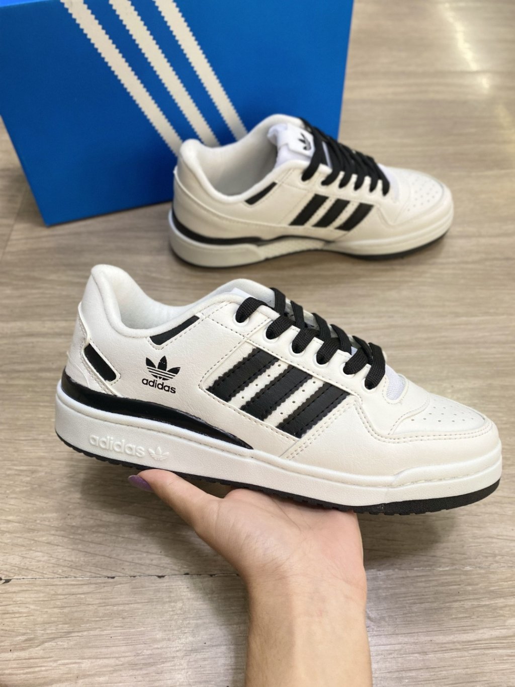 Adidas forum low