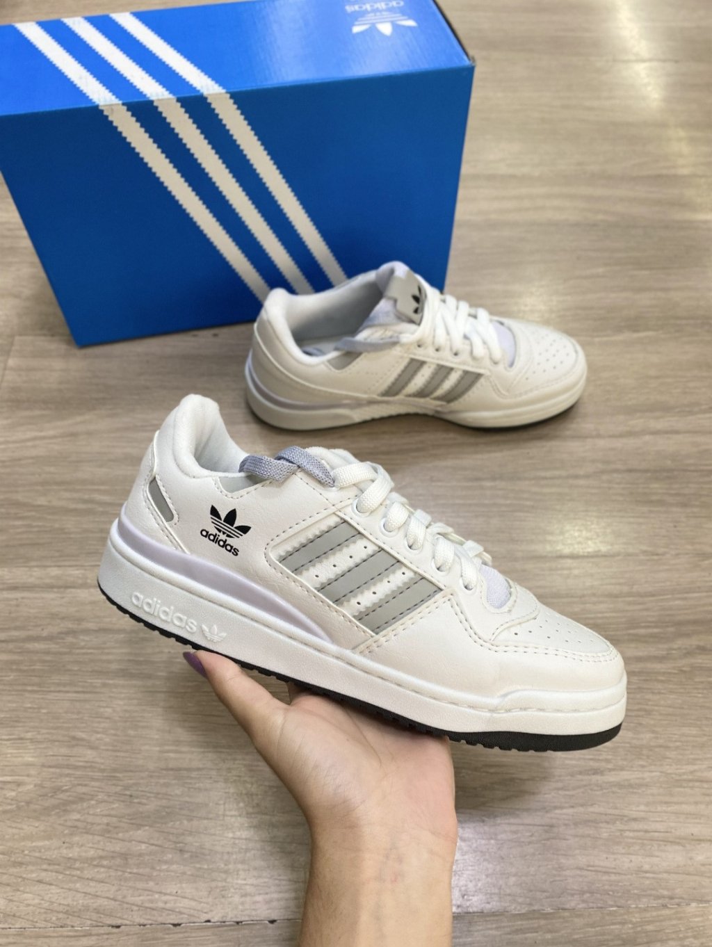 Adidas forum low