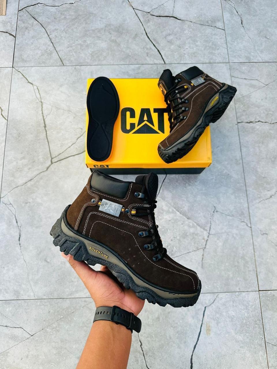 Caterpillar legítimo, nobook 