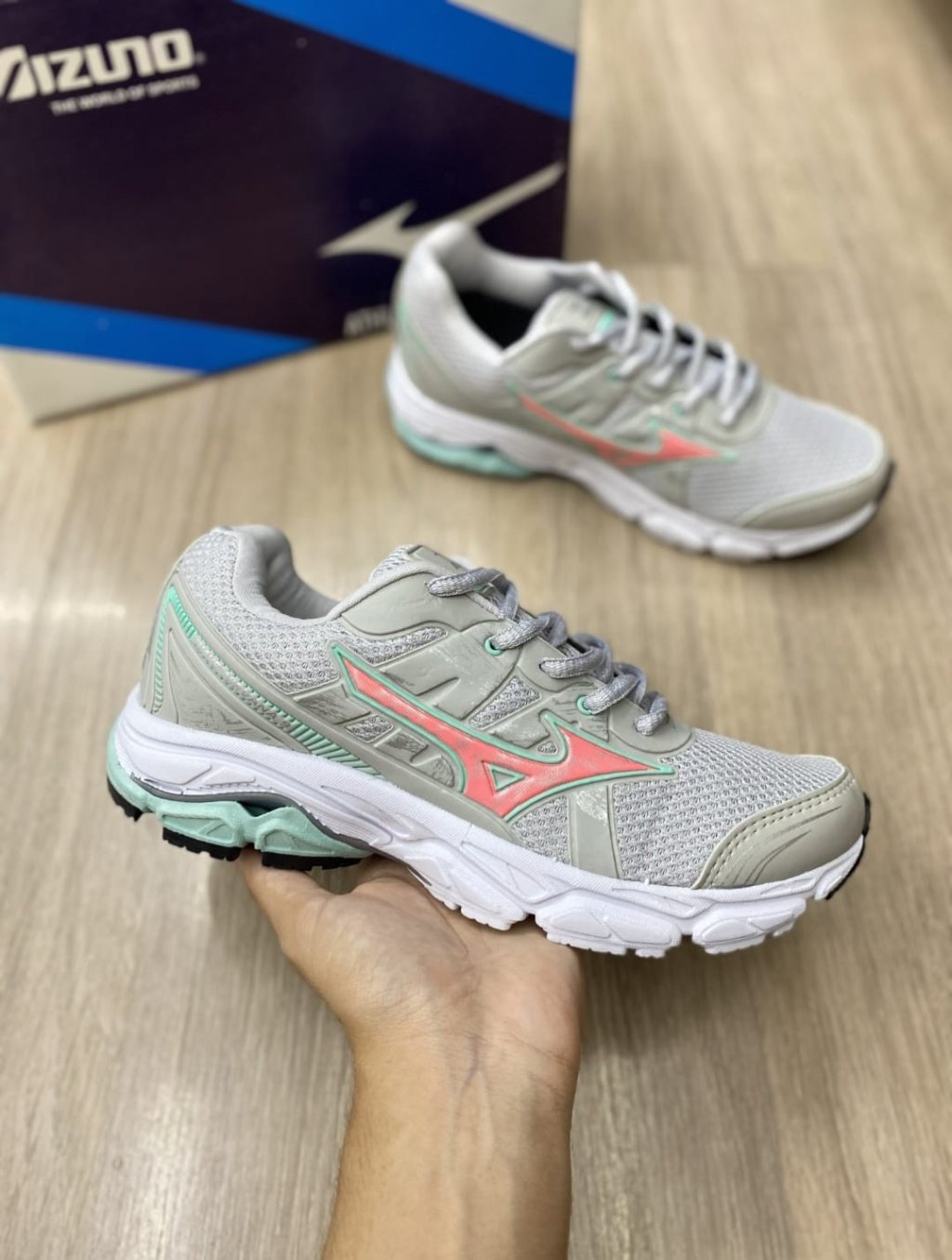 Mizuno nirvana 