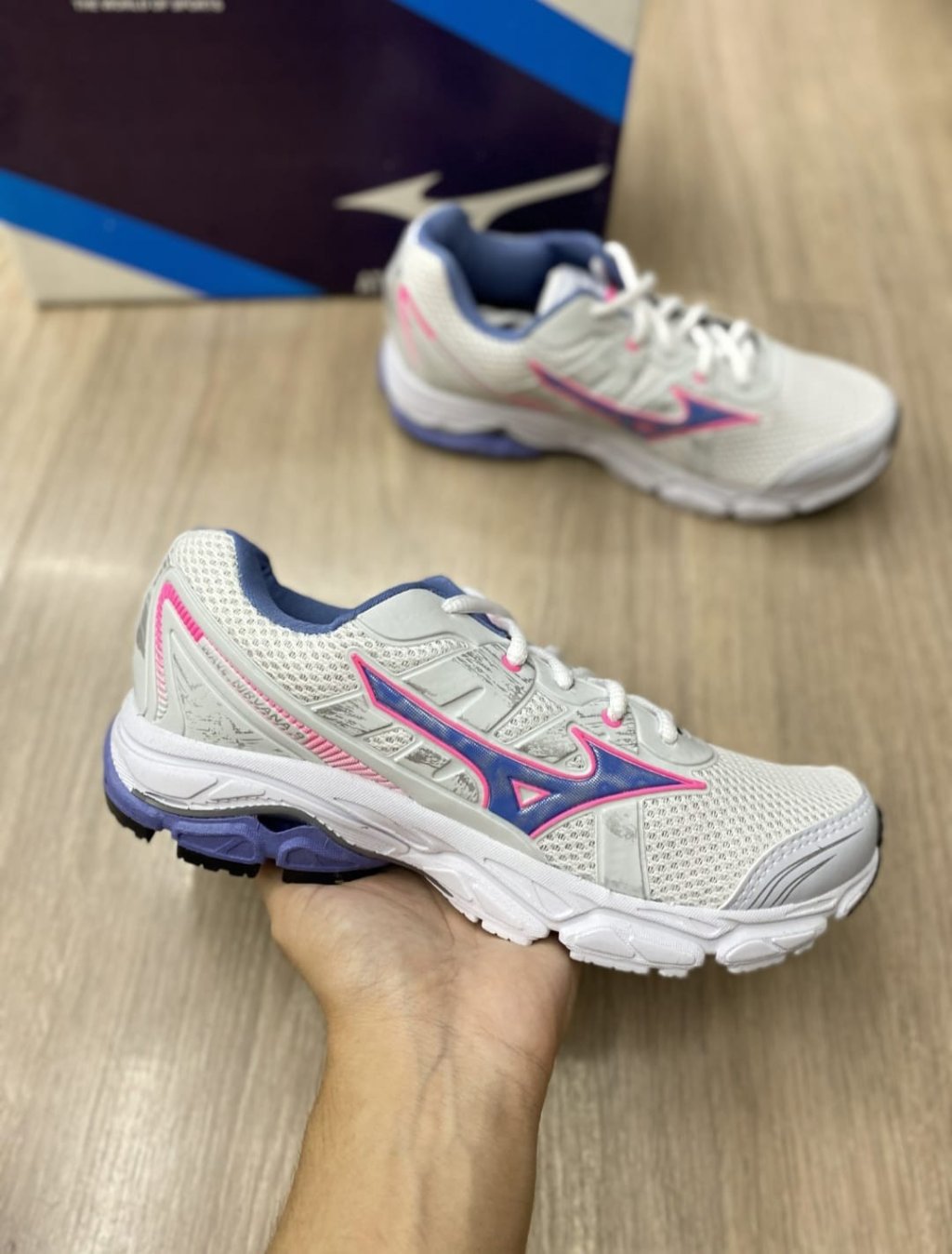 Mizuno nirvana 
