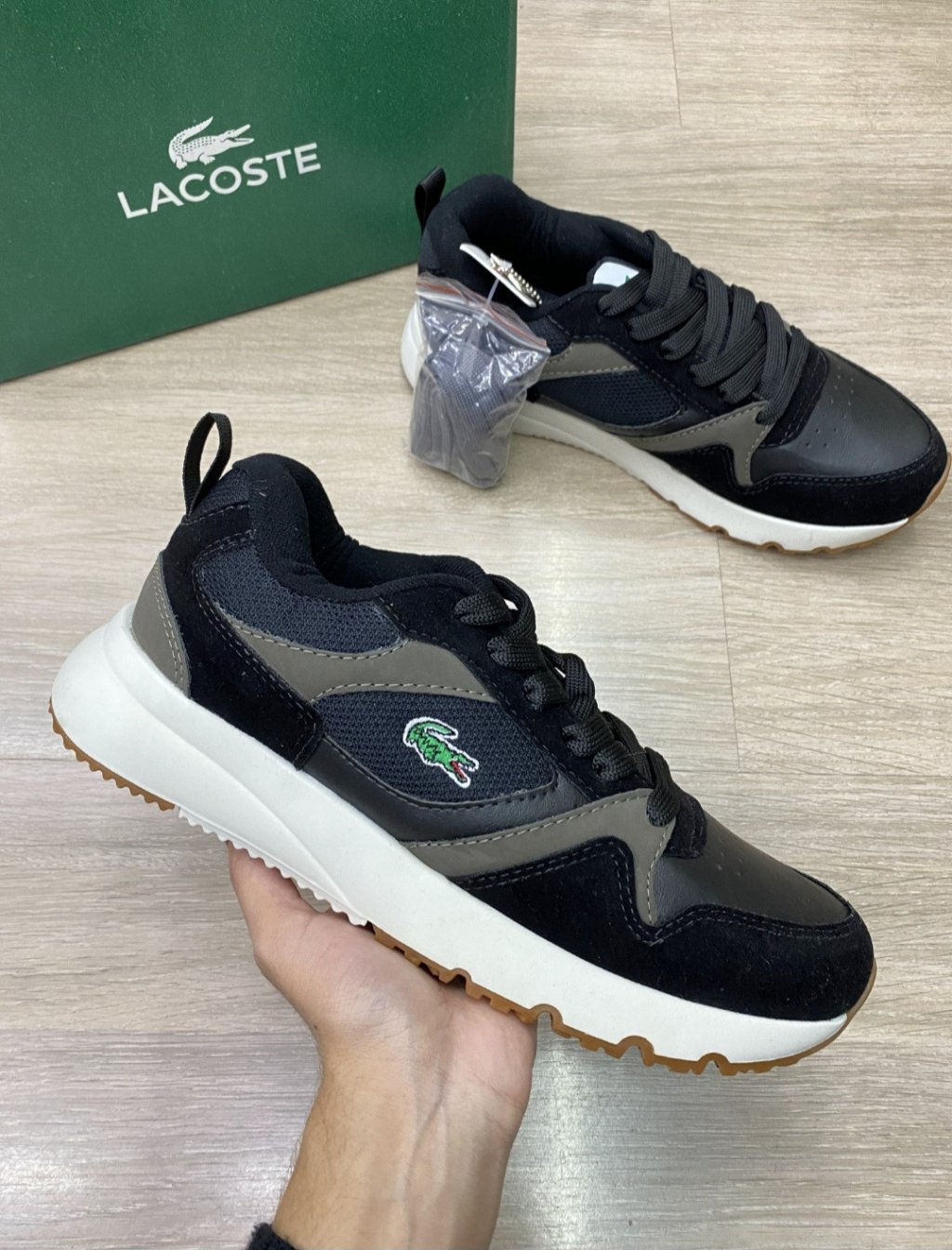 Tênis lacoste 
