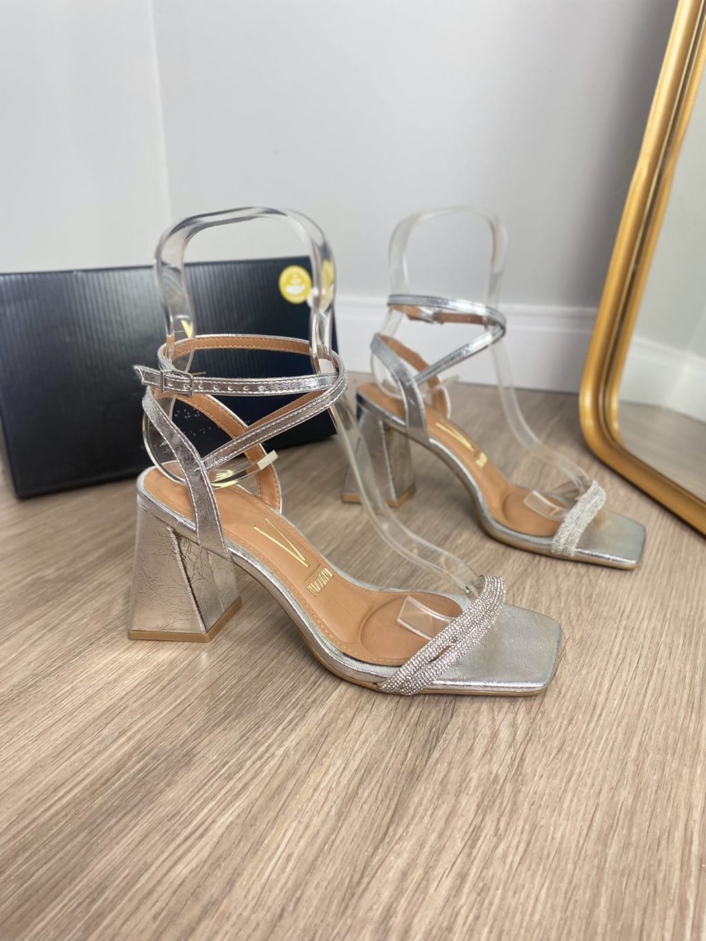 Salto 8cm metálico vizzano 