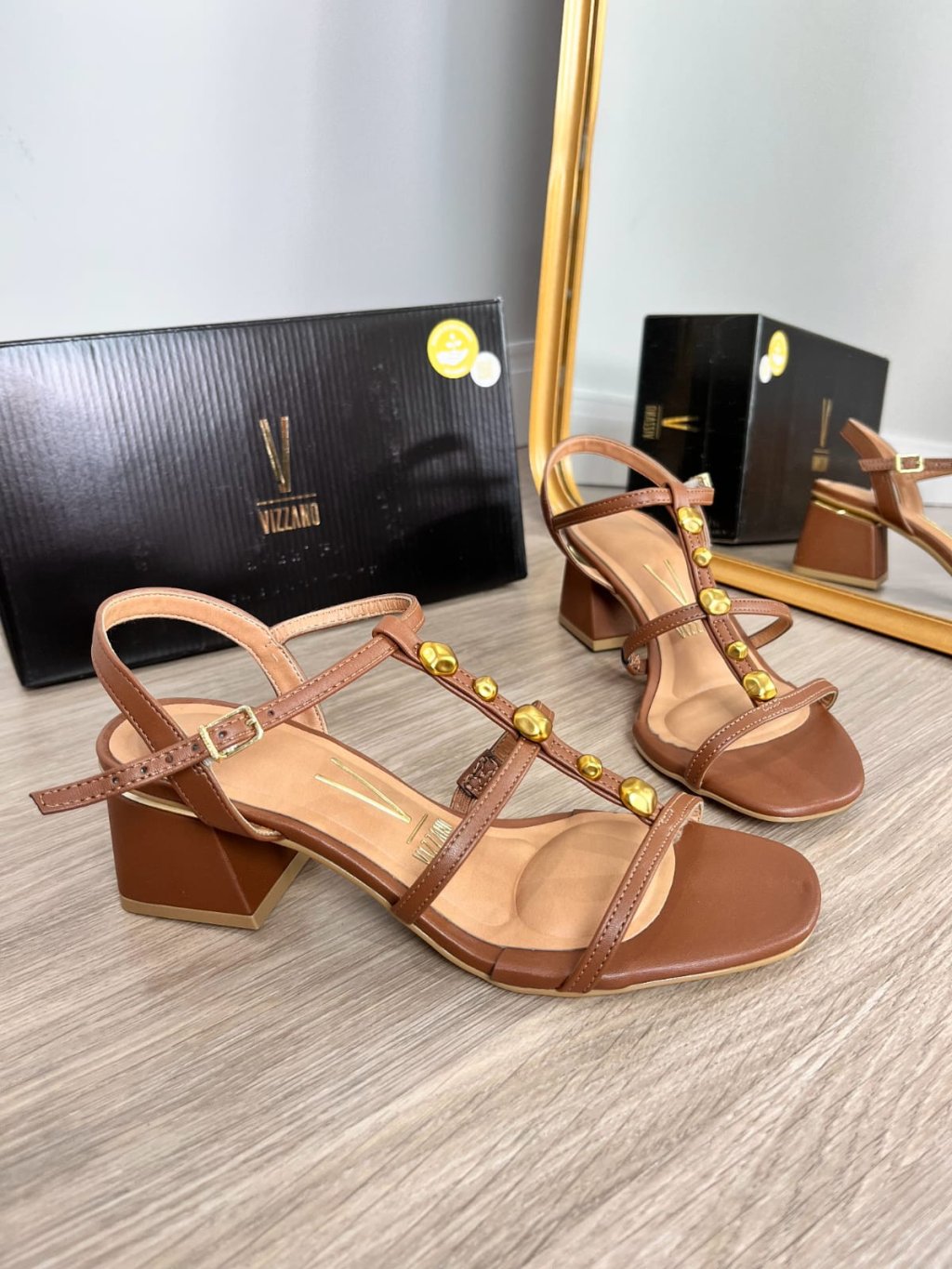 Salto vizzano 5cm tiras, pedra de ouro 