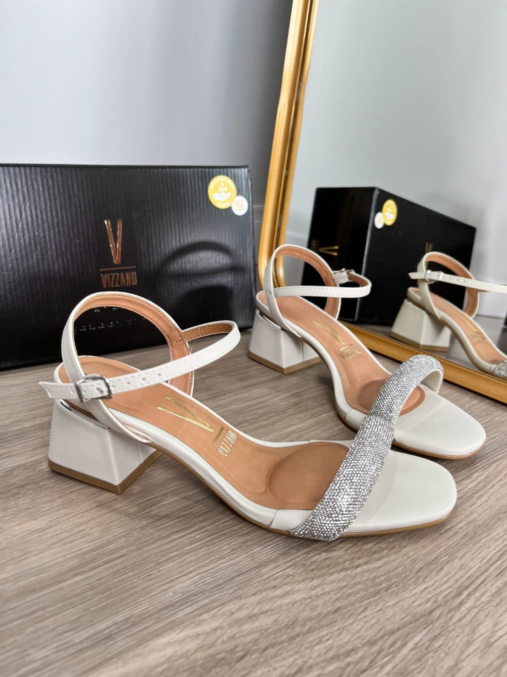 Salto vizzano 5cm, tira na frente de strass 