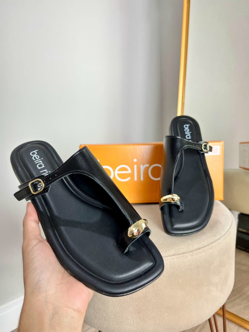 Rasteirinha lateral, anel de dedo 