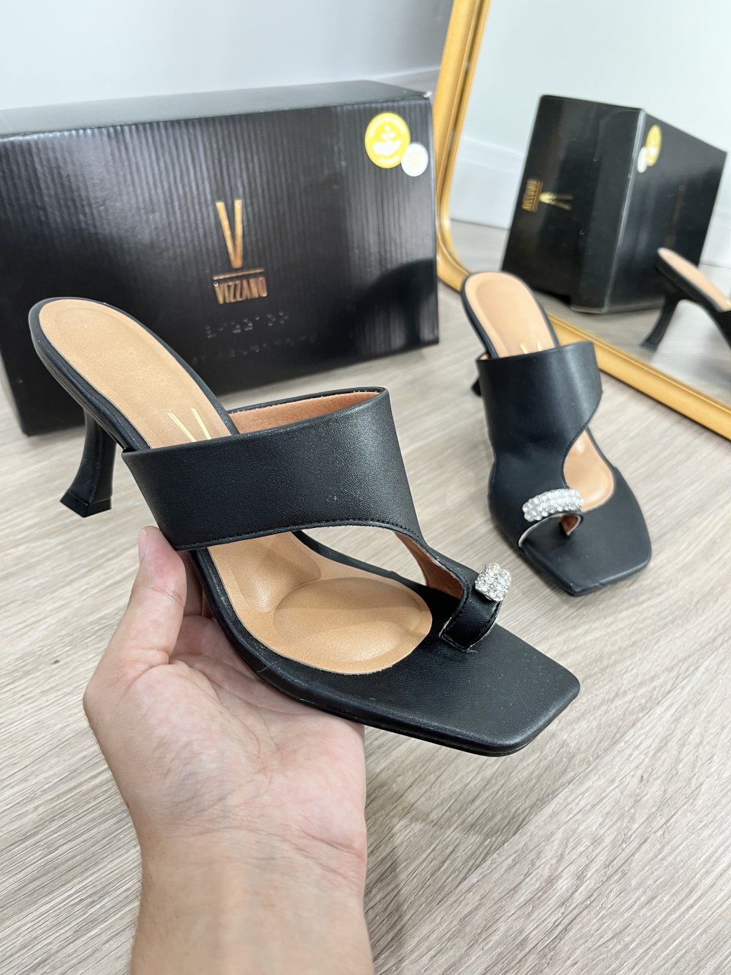 Salto Vizzano tamanco lateral de dedo com strass