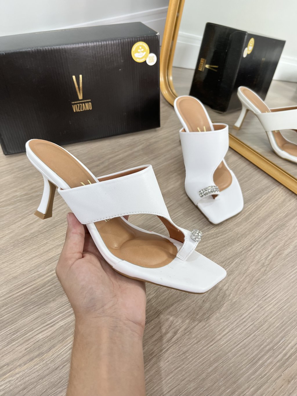 Salto Vizzano tamanco lateral de dedo com strass