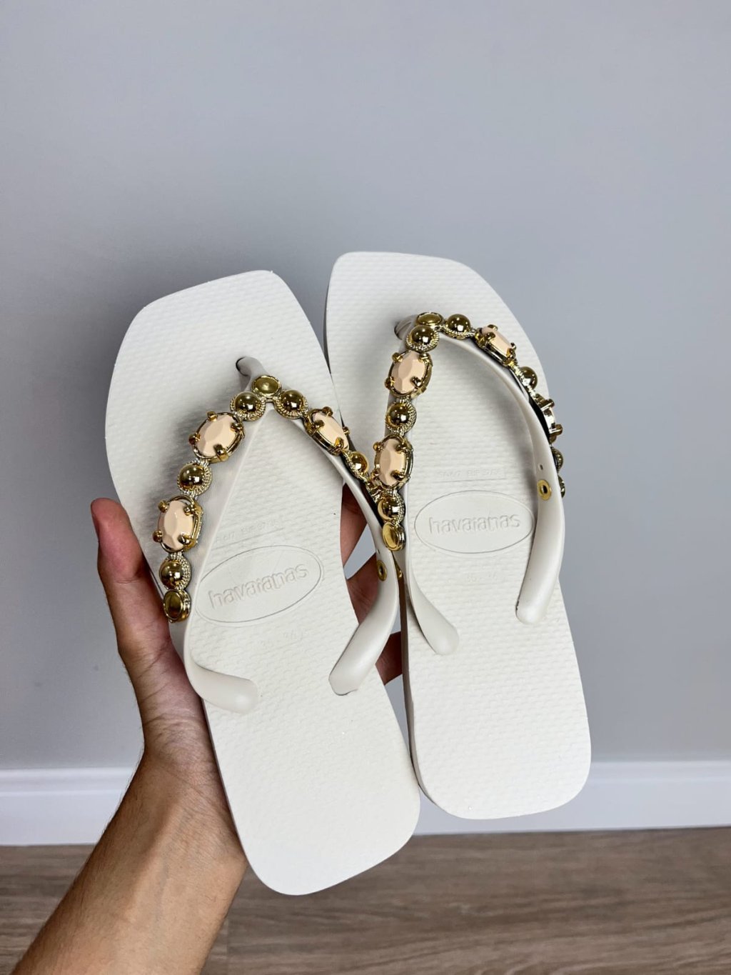 Chinelo feminino corrente off