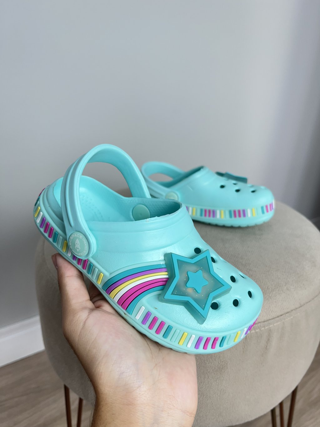 Crocs led