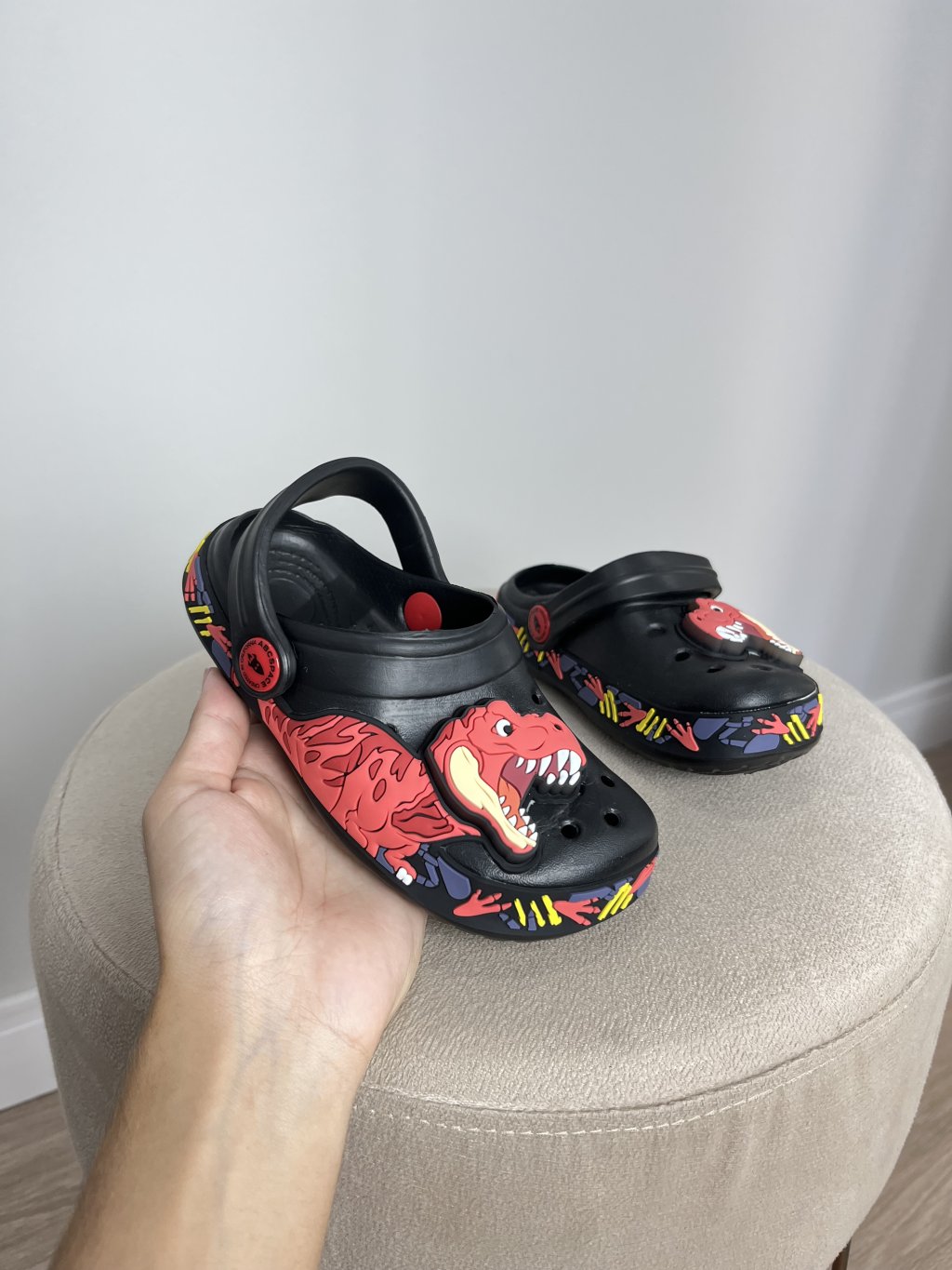 Crocs led