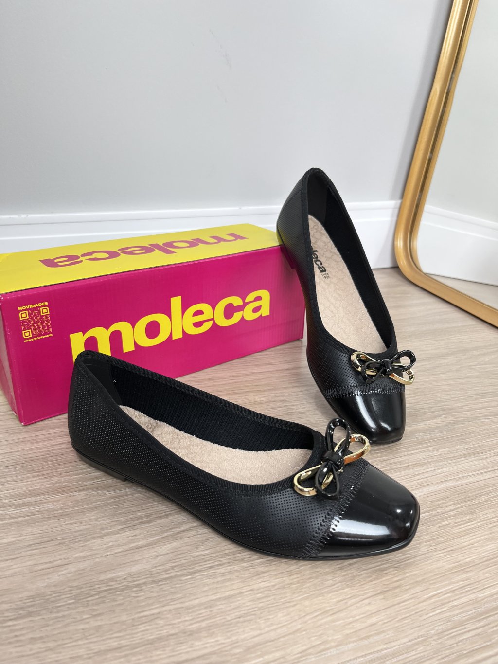 Sapatilha lacinho ouro moleca 