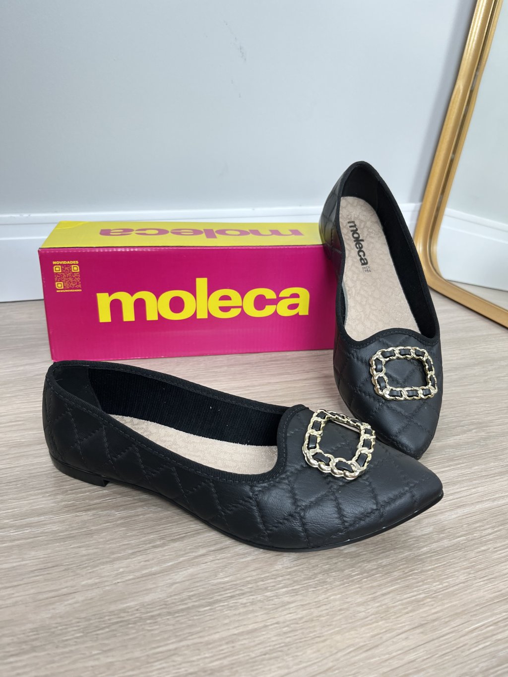 Sapatilha fivela quadradinha moleca