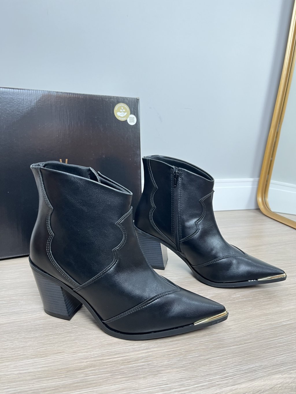 Bota Vizzano cano baixo 
