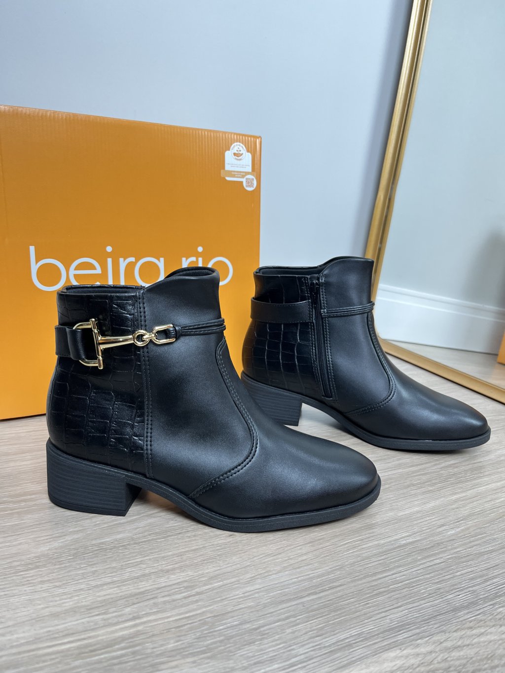 Bota beira rio croco