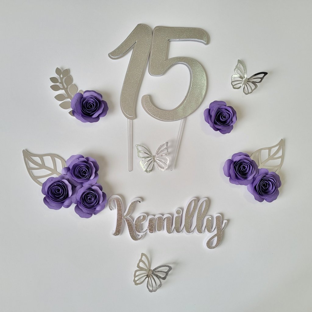 Topo de Bolo 15 anos com flores de papel