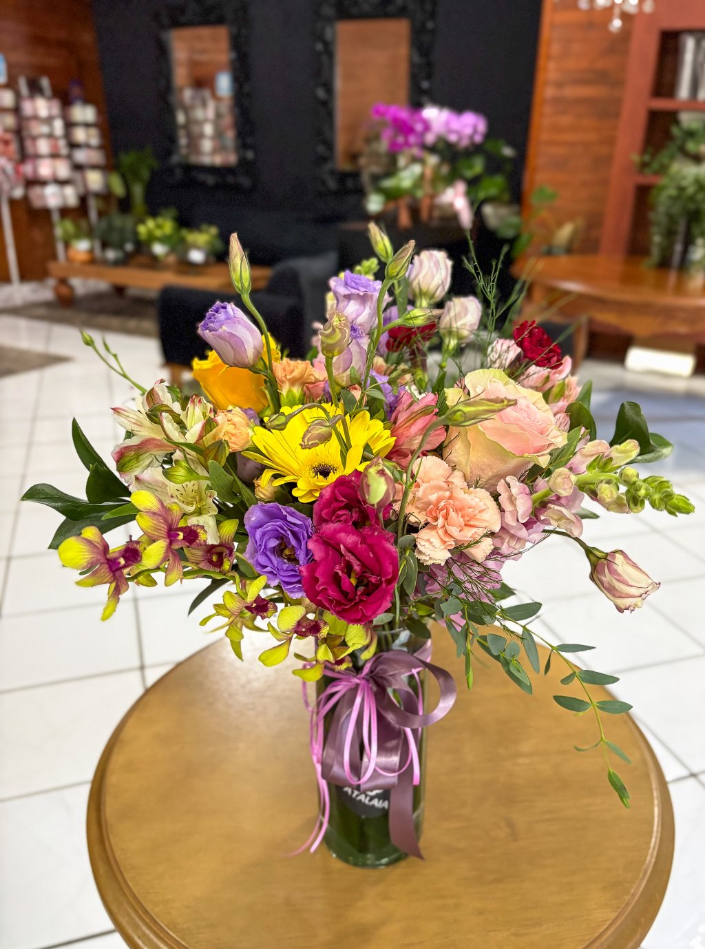 Buquê Mix de flores no vaso de vidro