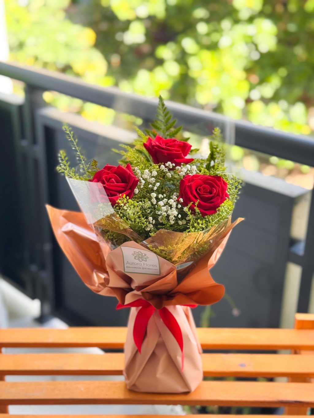 RAMALHETE COM 3 ROSAS VERMELHAS (1903)