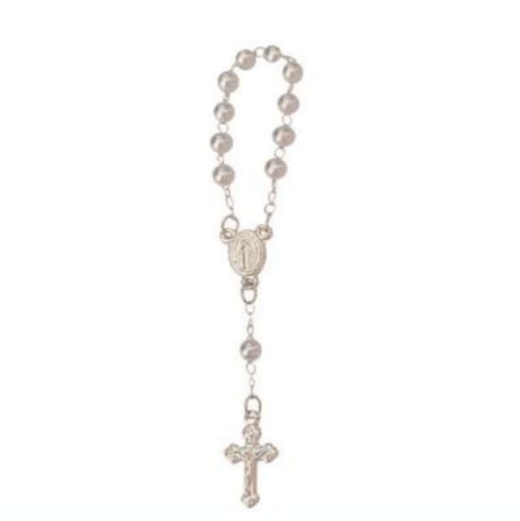 MINI TERCO DE METAL PRATA COM PEROLAS BRANCA C/12UND