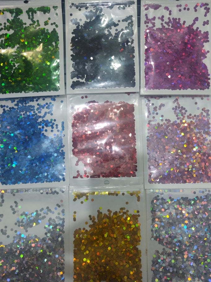 CONFETINHOS 4MM BRILHOSO VARIAS CORES PCT