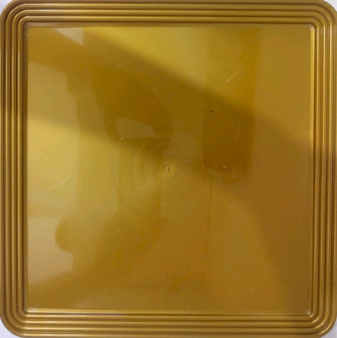 BANDEJA QUADRADA 30CM DOURADA