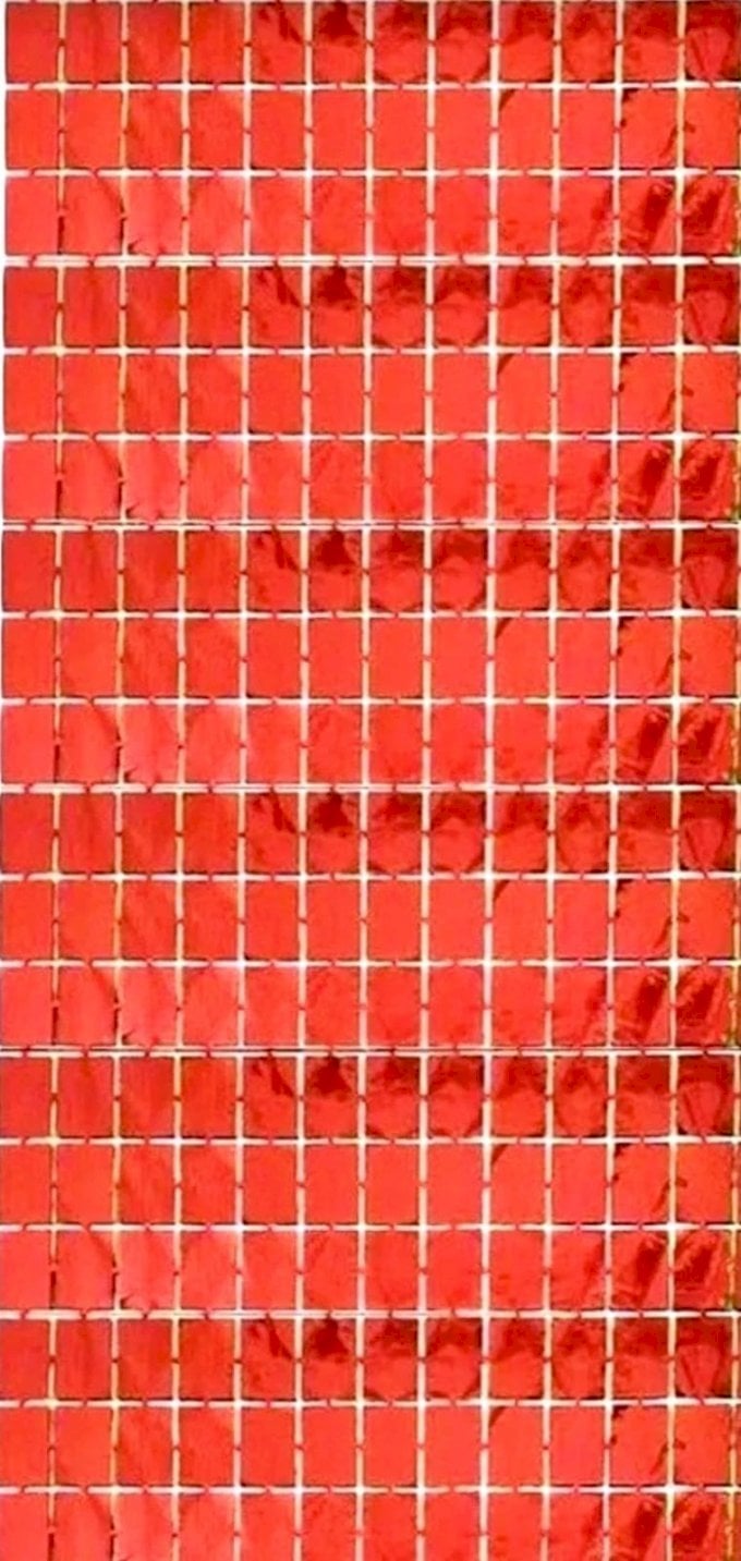 CORTINA METALIZADA QUADRADINHOS VERMELHO  2 X 1MT UND