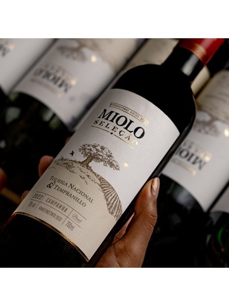VINHO MIOLO SECO TOURIGA NACIONAL & TEMPRANILO 